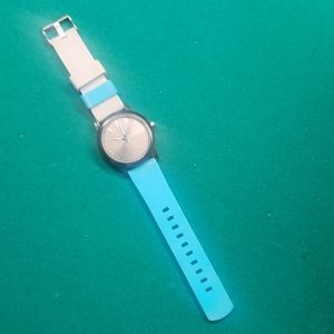 DWG watch with silicone bluegray wriststrap never